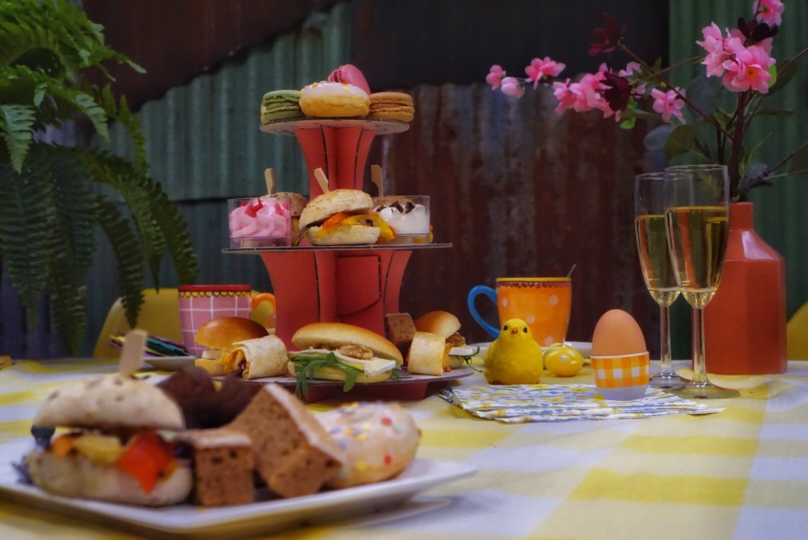 Paas High Tea