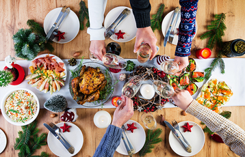 Kersthapjes op kantoor: zo organiseer je een gezellige kerstborrel